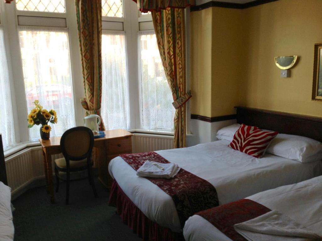 Penrhys Hotel คาร์ดิฟฟ์ ภายนอก รูปภาพ